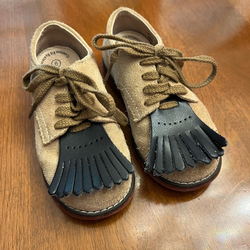 Footmates Bucky Oxford dirty buck suede gender neutral size toddler 9 EUC